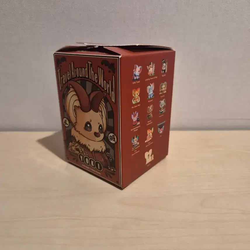 [BUNJANG] Pop Mart Travel Around the World Yorkie Figure / 팝마트 트레블어라운더월드 요키 피규어