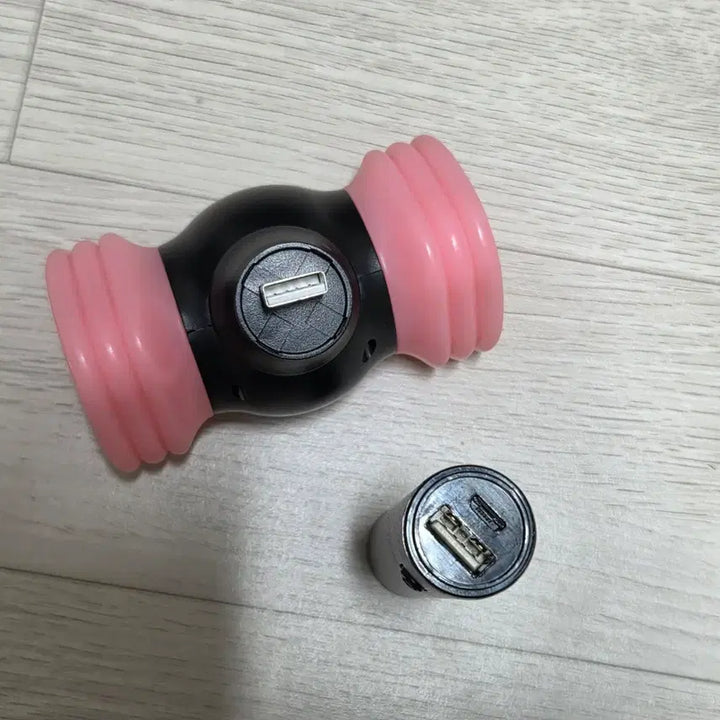 [BUNJANG] BLACKPINK "Bbyongbong" Shape Portable Charger / 블랙핑크 뿅봉 모양 보조배터리