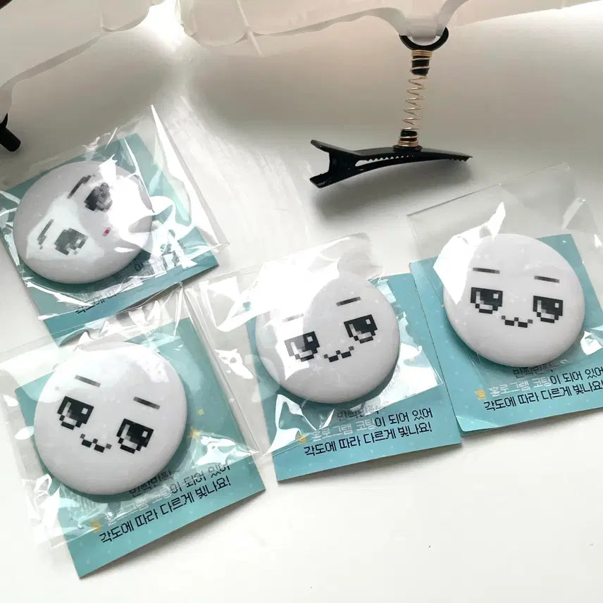 [SOLD OUT] 메이플스토리 롯데월드 표정 미니 캔뱃지(뭐요/조눈) MISS 머리핀