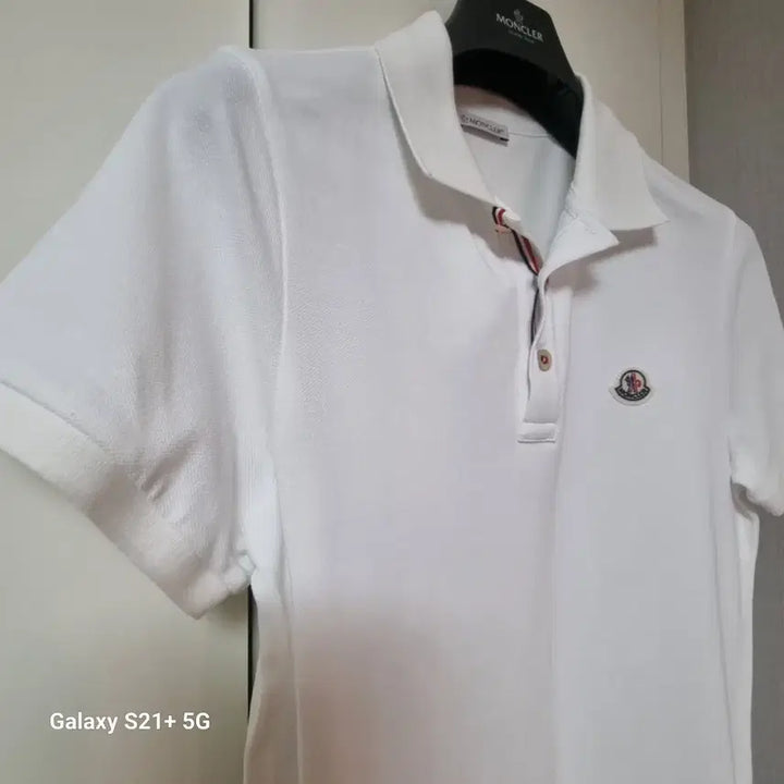 [SOLD OUT] 몽클레어 화이트 반팔 폴로티