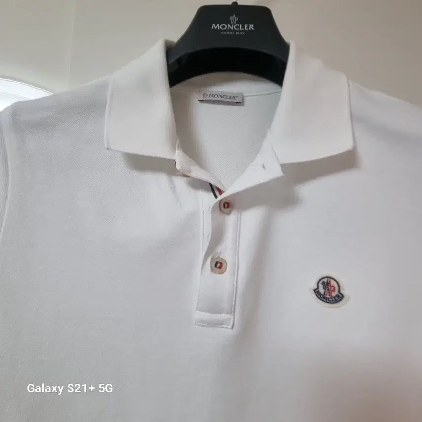 [SOLD OUT] 몽클레어 화이트 반팔 폴로티