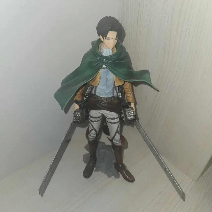 [BUNJANG] Attack on Titan Levi Figure / 진격의거인 리바이 피규어