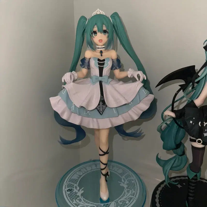 [BUNJANG] Hatsune Miku Wonderland Cinderella Figure / 하츠네 미쿠 원더랜드 신데렐라