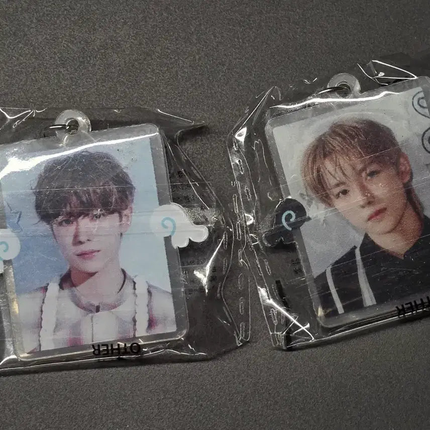 [BUNJANG] NCT WISH Yushi MelonPOP Drink Collaboration Keychain Set / 엔시티 위시 멜론팝 음료 키링 유우시 세트