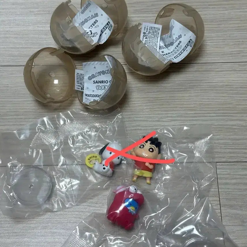[BUNJANG] Bandai Crayon Shin-chan x Sanrio Collaboration Gacha Tuxedo Sam / 판매) 반다이 짱구X산리오 콜라보 가챠 - 턱시도샘