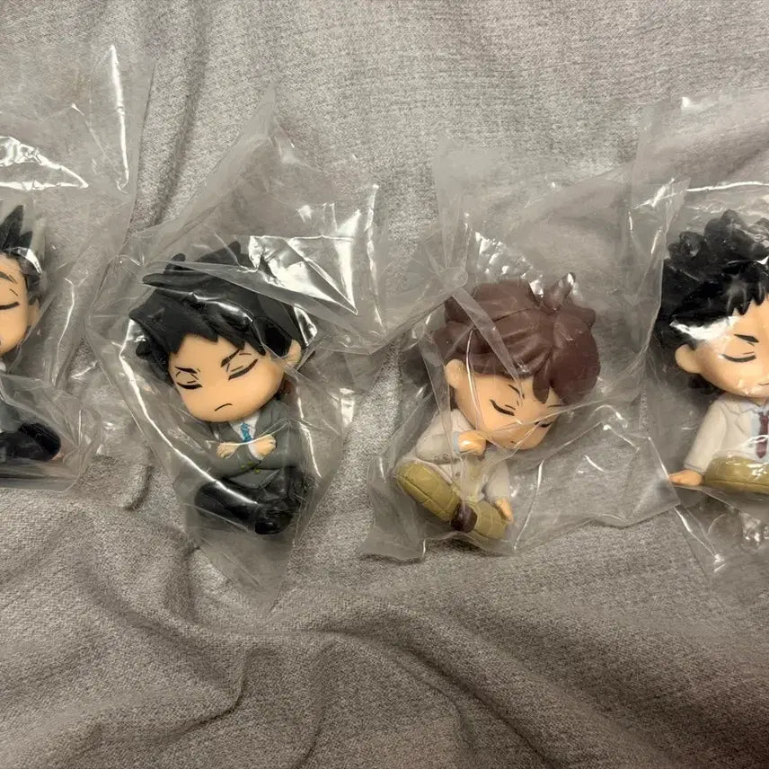 [BUNJANG] Haikyuu!! Shoulder Hug Gacha Set / [일괄] 하이큐 어깨쿵 가챠 보쿠토 아카아시 이와이즈미 오이카와 일괄