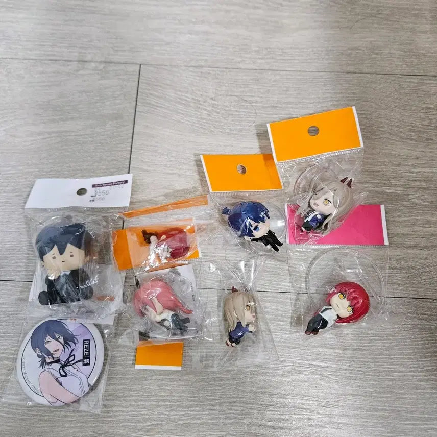 [BUNJANG] Chainsaw Man Gacha Set + Reze Can Badge / [스루가야구매/현물] 체인소맨 가챠 세트 +레제 캔뱃지