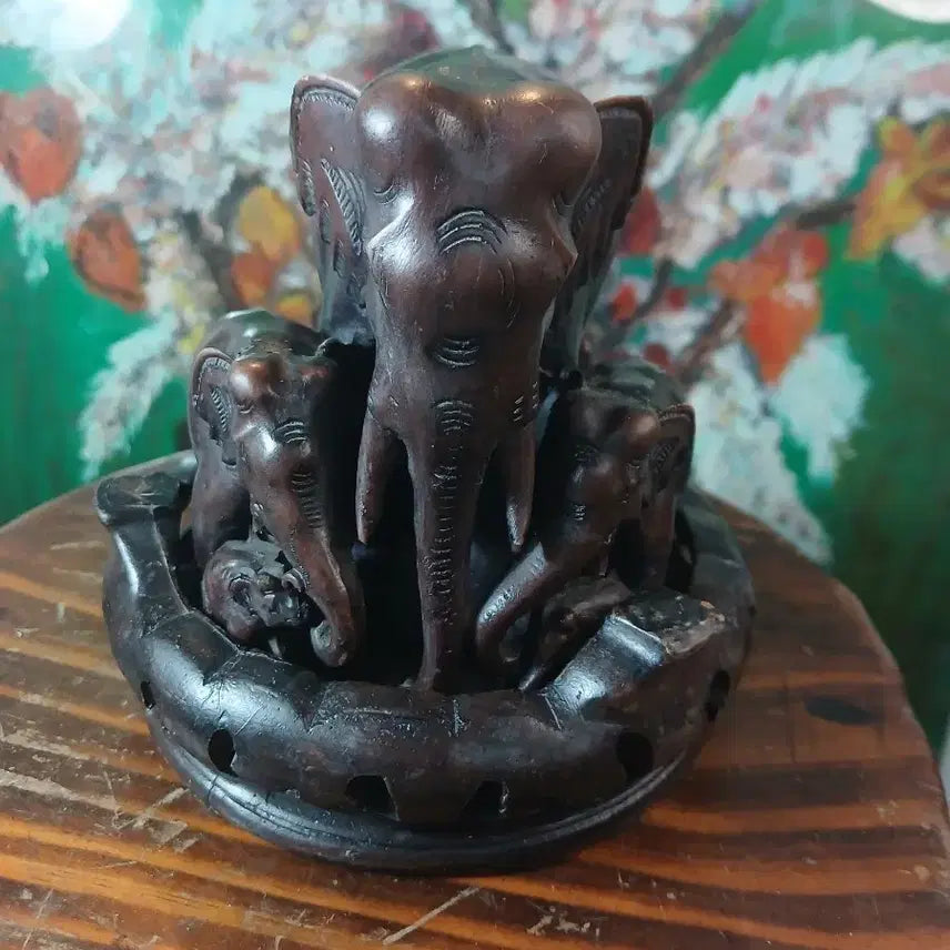 [BUNJANG] Carved Wooden Elephant Figurine / 나무 조각 코끼리 조형물 장식품