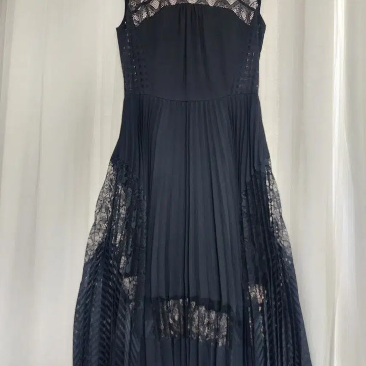 [BUNJANG] Minimum Black Midi Dress Lace Top Pleated Skirt / 미니멈 원피스