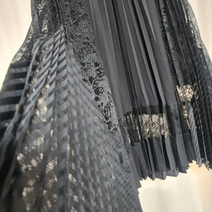 [BUNJANG] Minimum Black Midi Dress Lace Top Pleated Skirt / 미니멈 원피스