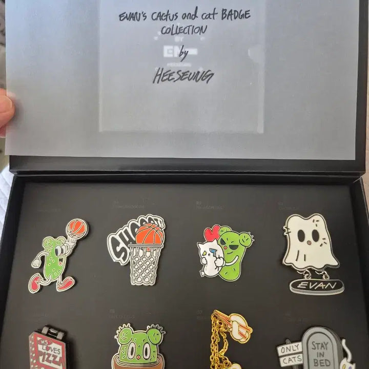 [BUNJANG] ENHYPEN Heeseung Artist-Made Badge Full Box / 엔하이픈 이희승 뺏지 아티스트메이드 굿즈 풀박