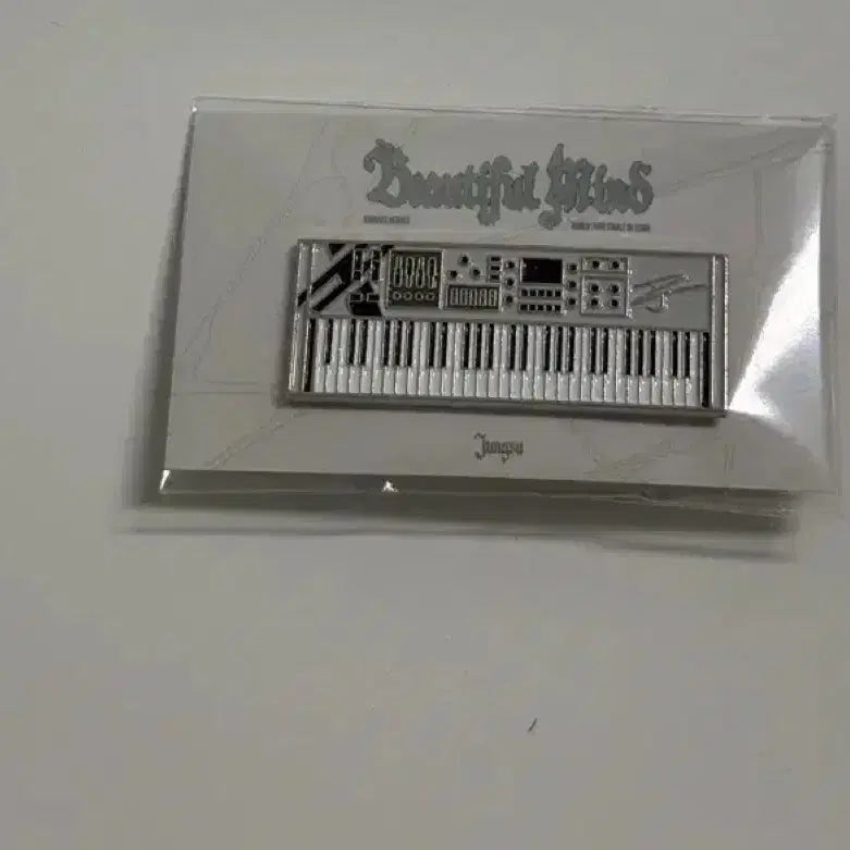 [BUNJANG] EXO-DIZ Piano Badge (Baeksoo) / (새상품) 엑디즈 뱃지 정수 악기 피아노 백수 판매합니다