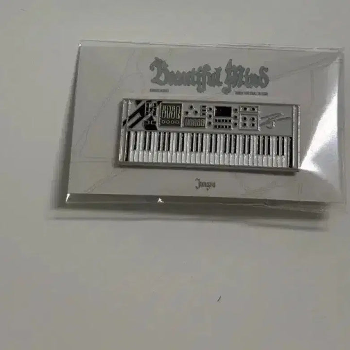 [BUNJANG] EXO-DIZ Piano Badge (Baeksoo) / (새상품) 엑디즈 뱃지 정수 악기 피아노 백수 판매합니다