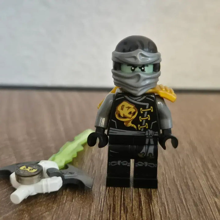 [BUNJANG] LEGO Ninjago Pirateskye Destiny Ghost Cole Minifigure with Weapon / 레고 닌자고 해적스카이 데스티니 유령콜 미니피겨 무기 포함