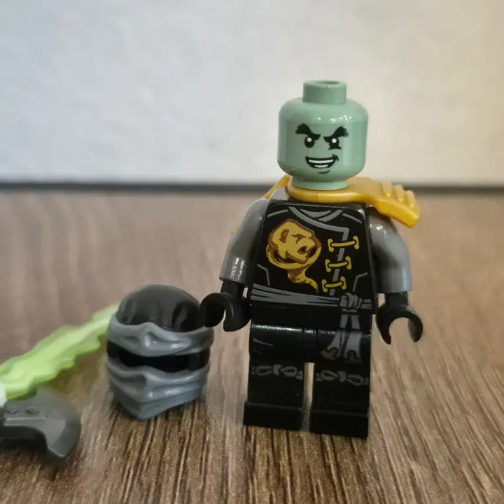 [BUNJANG] LEGO Ninjago Pirateskye Destiny Ghost Cole Minifigure with Weapon / 레고 닌자고 해적스카이 데스티니 유령콜 미니피겨 무기 포함