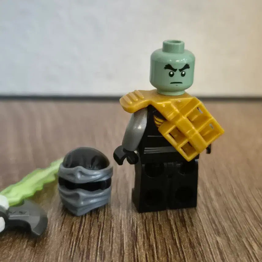 [BUNJANG] LEGO Ninjago Pirateskye Destiny Ghost Cole Minifigure with Weapon / 레고 닌자고 해적스카이 데스티니 유령콜 미니피겨 무기 포함