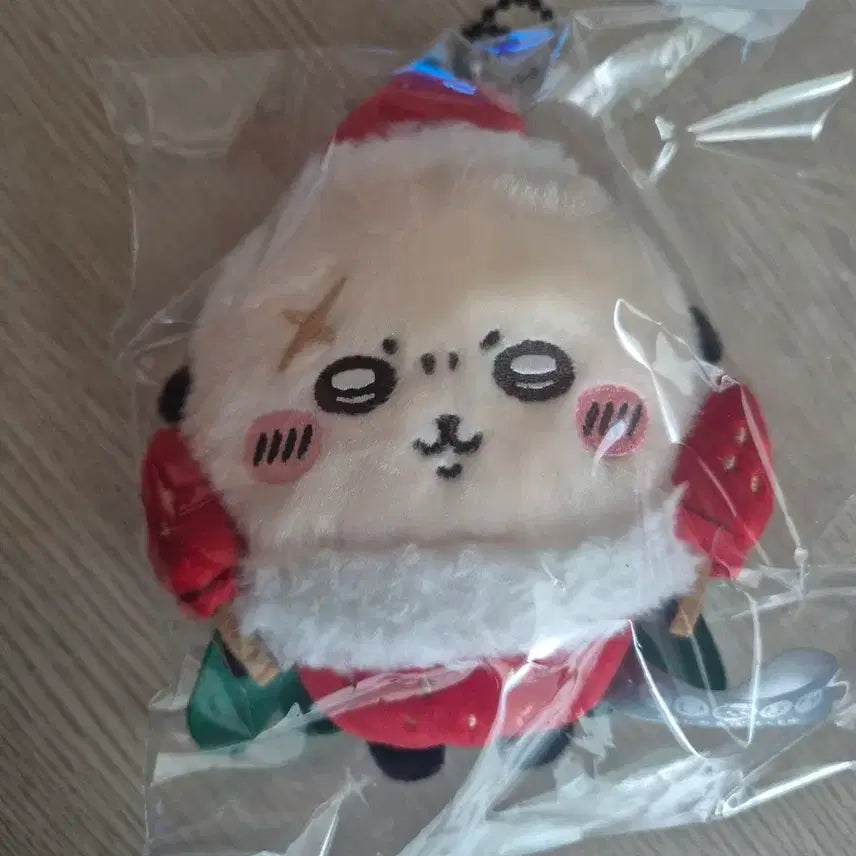 [BUNJANG] Chiikawa Racco Strawberry Pocket Plush / 치이카와 포켓 딸기 랏코