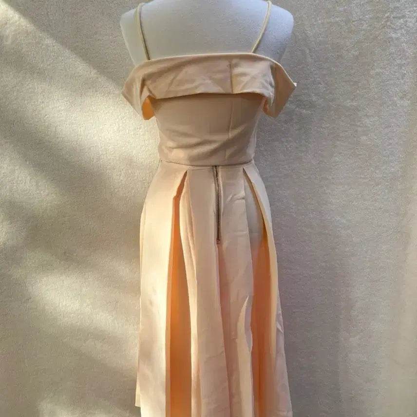 [BUNJANG] Off-Shoulder Sleeveless Flare Skirt Two-Piece Set / 오프숄더 민소매 나시 플레어 스커트 투피스 세트