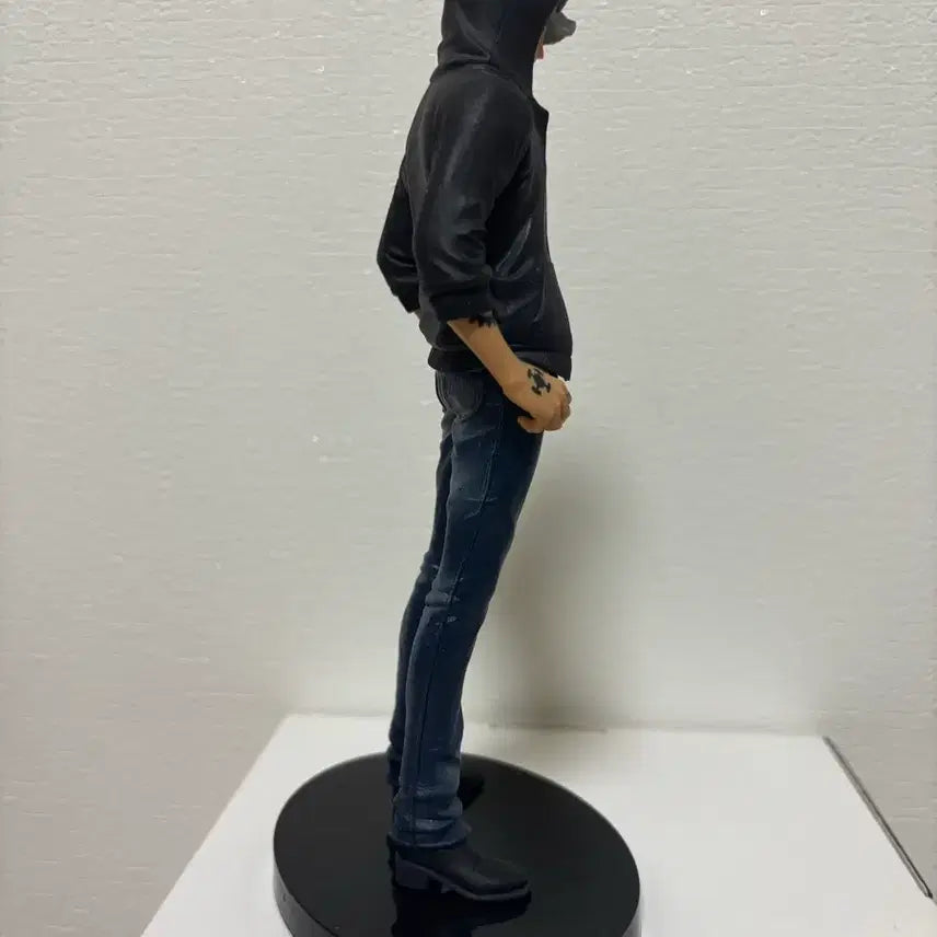 [BUNJANG] One Piece Trafalgar Law Jeansfreak B Color Figure / 원피스 트라팔가 로우 진스프릭 B컬러 화이트  판매합니다