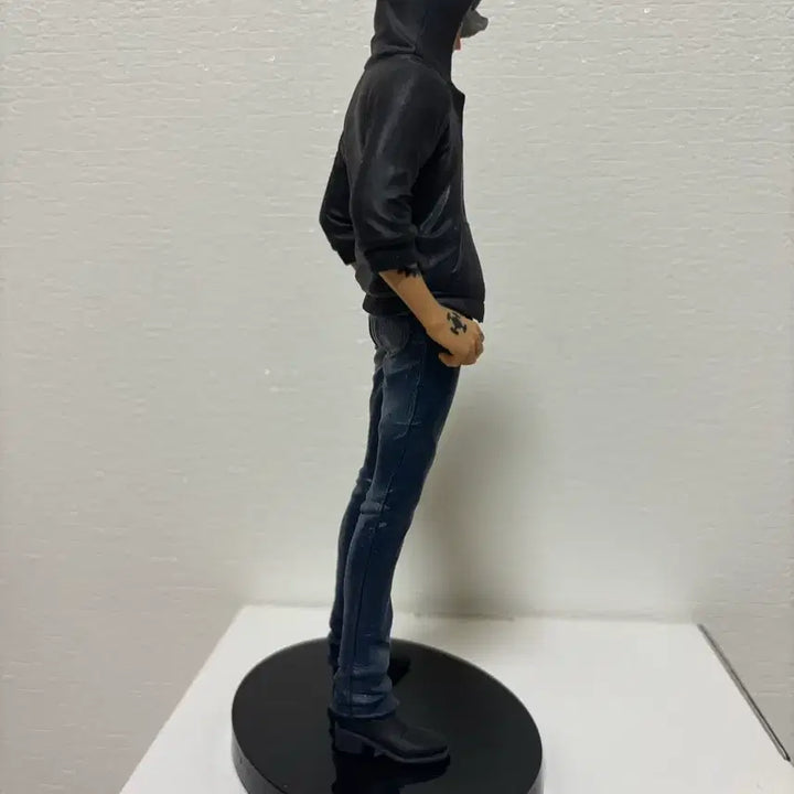 [BUNJANG] One Piece Trafalgar Law Jeansfreak B Color Figure / 원피스 트라팔가 로우 진스프릭 B컬러 화이트  판매합니다