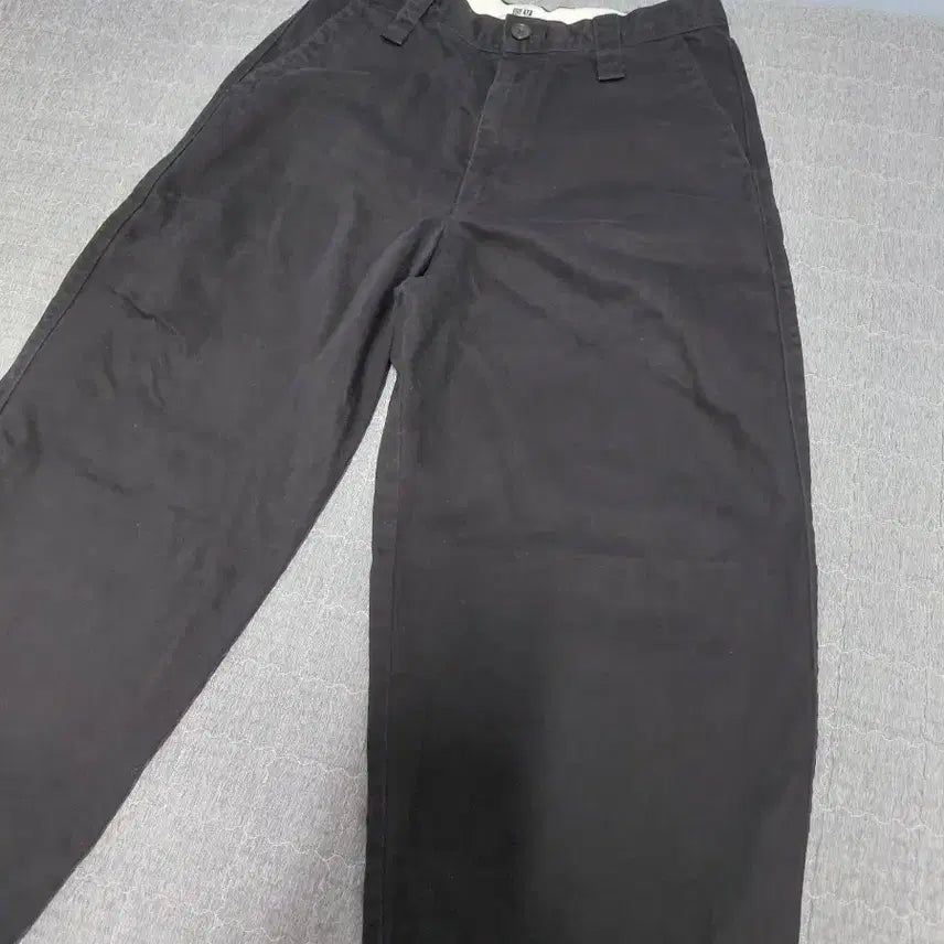 [BUNJANG] Uniqlo U Wide Fit Chino Pants Black / 유니클로 U 와이드핏 치노팬츠 73 블랙