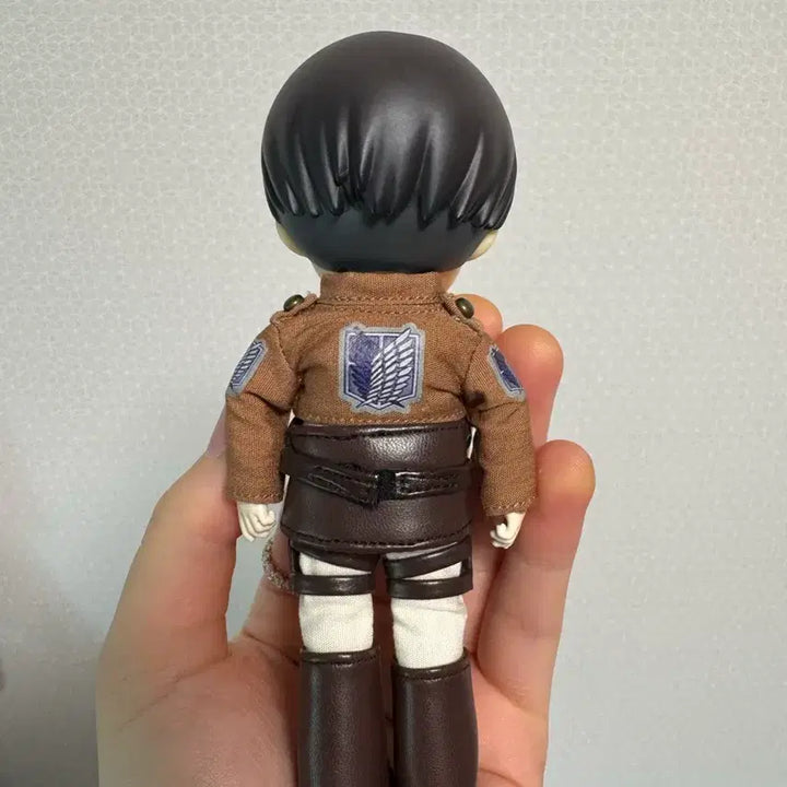 [BUNJANG] Levi Nendoroid with Custom Outfit and Body / 리바이 넨도로이드 오비츠