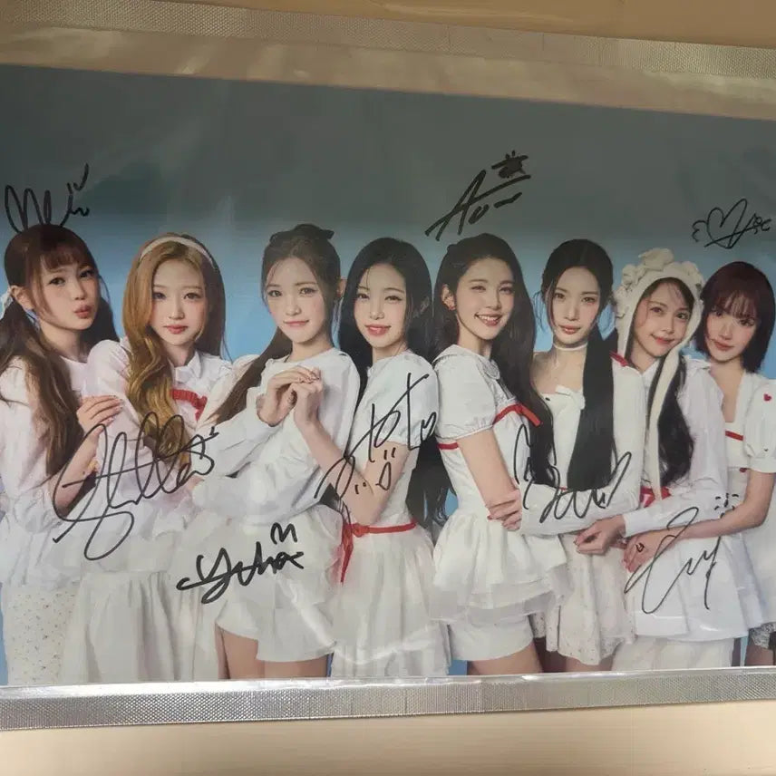 [BUNJANG] Hats to Hearts Rude Signed Poster / 하츠투하츠 RUDE 싸인포스터 판매합니다