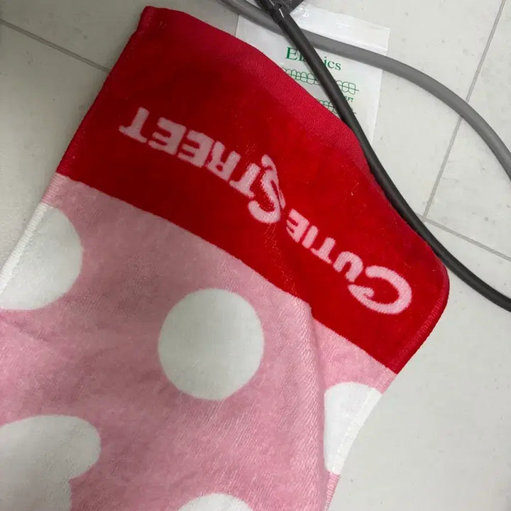 [BUNJANG] Cutie Street Aika Towel Slogan / 큐티스트리트 CUTIE STREET 아이카 타올 슬로건 수건