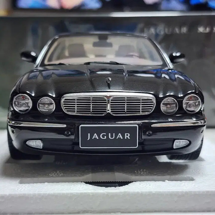 [BUNJANG] Almost Real 1:18 Jaguar XJ6 XJ350 Black Limited Edition Diecast Model / 1:18 올모스트리얼 재규어 XJ6 XJ350 블랙 한정판 다이캐스트