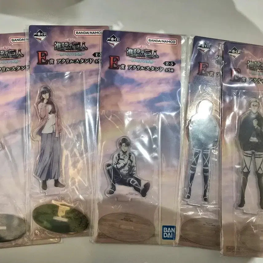 [BUNJANG] Attack on Titan Ichiban Kuji E Prize Acrylic Stand Set (Sealed) / 진격의 거인 쿠지 아크릴 스탠드 E상 미개봉 일괄