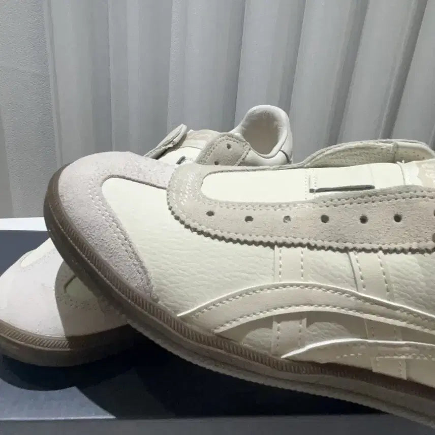 [BUNJANG] Onitsuka Tiger 1183C290-100 Retro Sneakers / 오니츠카타이거 1183C290-100 레트로 운동화