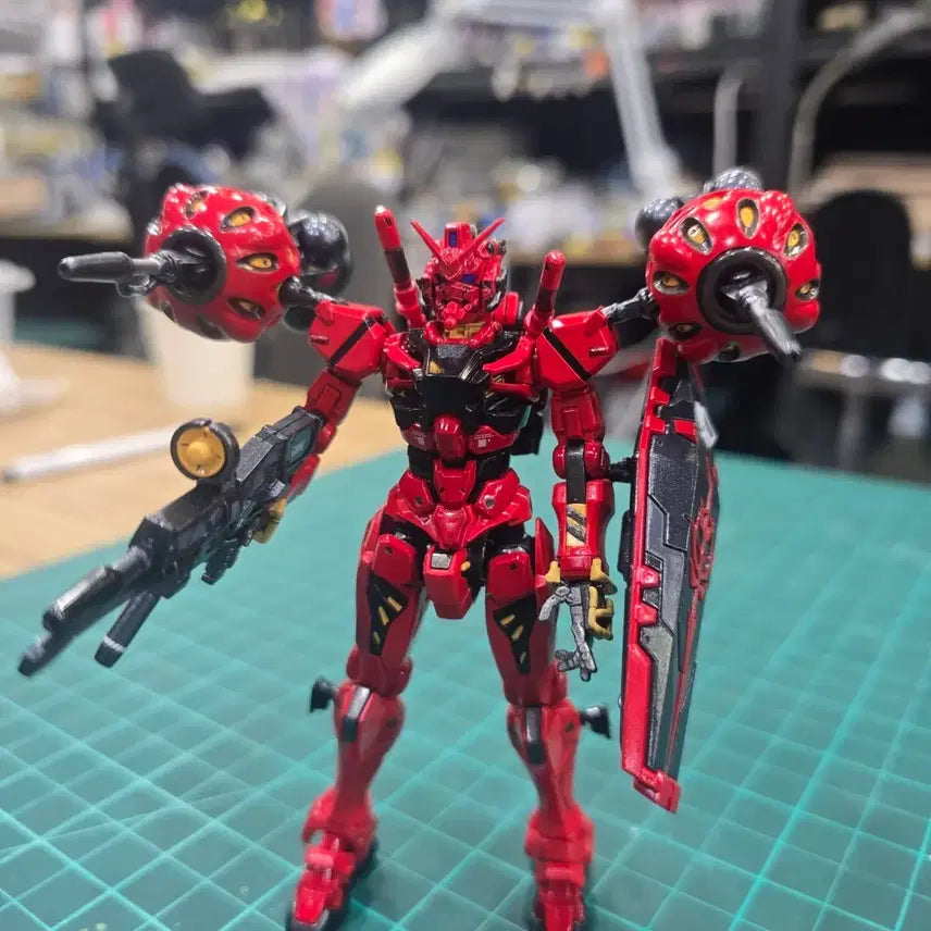 [BUNJANG] HG Zaku Aqueous Red Gundam Custom Painted Model Kit / hg 건담지쿠악스  붉은건담 도색작