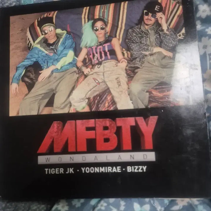 [BUNJANG] MFBTY 1st Album Autographed CD / MFBTY 1집 음반시디 사인반