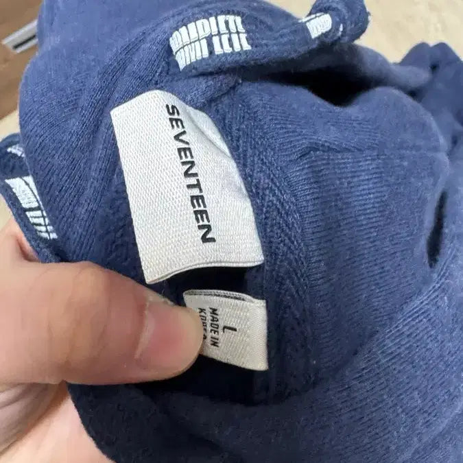 [BUNJANG] SEVENTEEN incomplete NEIGE Hoodie Navy / 5/23까지만판매)세븐틴 인컴플릿 네이지 후드티