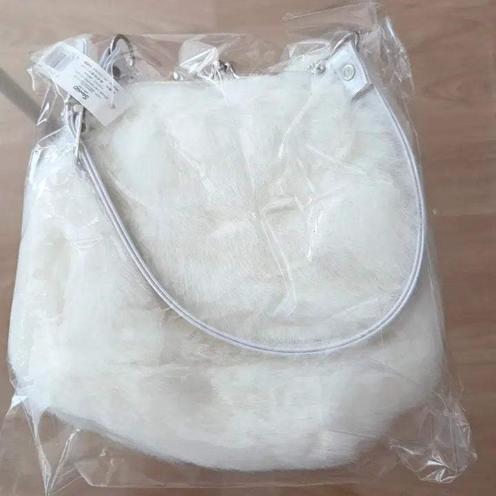 [SOLD OUT] [고전] 키티 털 핸드백