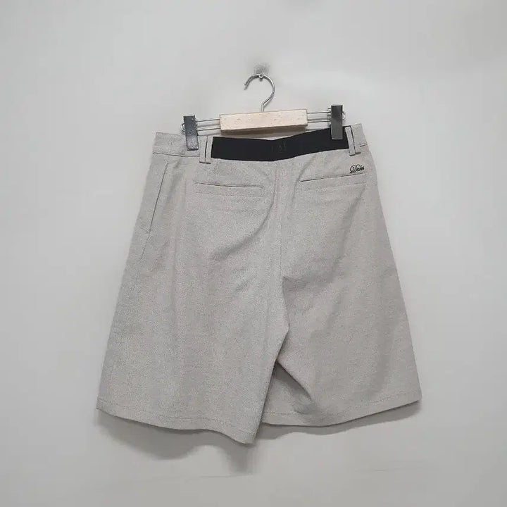 [BUNJANG] Daks Pleated Shorts / 닥스 플리츠 반바지.