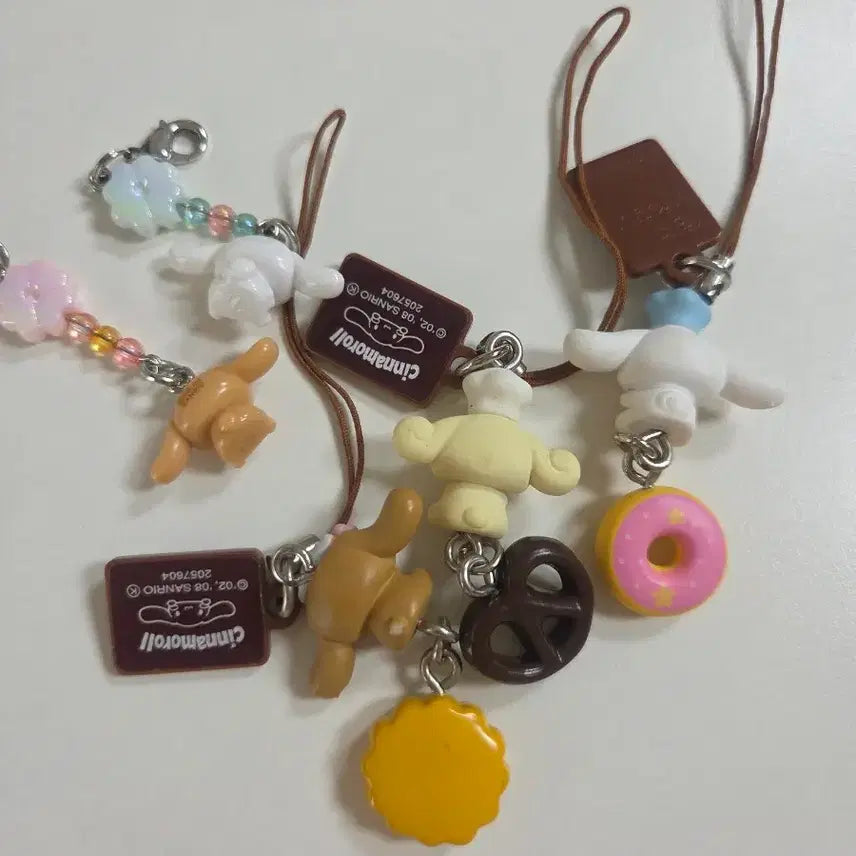 [BUNJANG] Cinnamoroll Classic Maid Moka Figure Bundle Set / 마지막할인일괄)고전모카 시나모롤 메이드모카 스트랩 카페 디저트 모카피규어