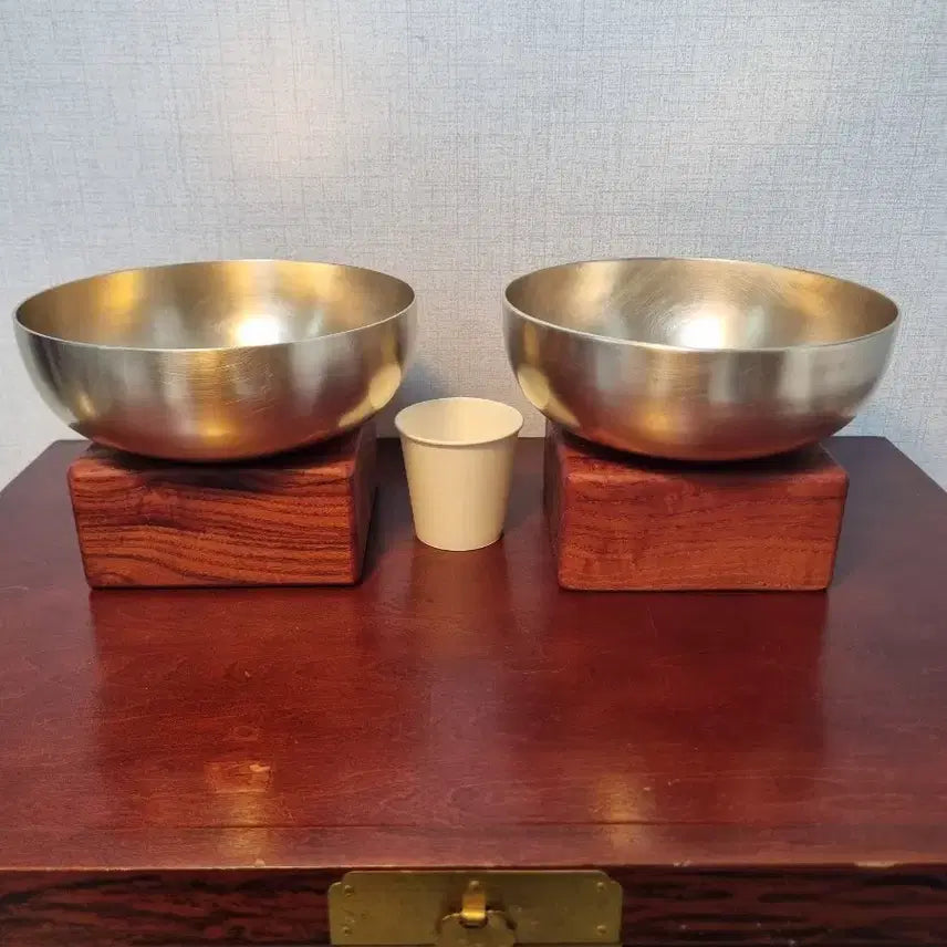 [BUNJANG] Intangible Cultural Heritage No. 77 Hyangwon Bangjja Yugi (Bronze) Naengmyeon Bowl / 무형문화재 77호 향원 방짜 유기 냉면기 2개 (유기 그릇, 놋그릇)