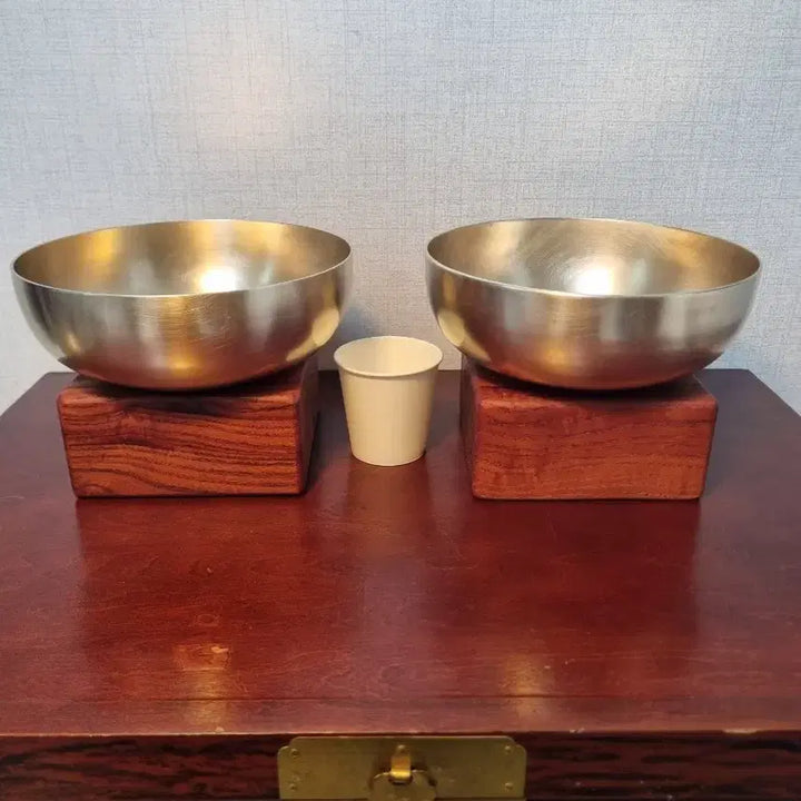 [BUNJANG] Intangible Cultural Heritage No. 77 Hyangwon Bangjja Yugi (Bronze) Naengmyeon Bowl / 무형문화재 77호 향원 방짜 유기 냉면기 2개 (유기 그릇, 놋그릇)