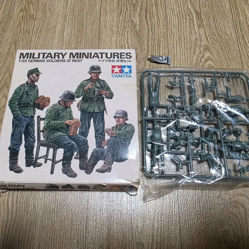 [BUNJANG] Tamiya 1/35 German Infantry at Rest Set (Old Mold) Classic Military Miniature Model Kit / 고전프라 타미야 1/35 독일 보병 휴식 세트(구판)
