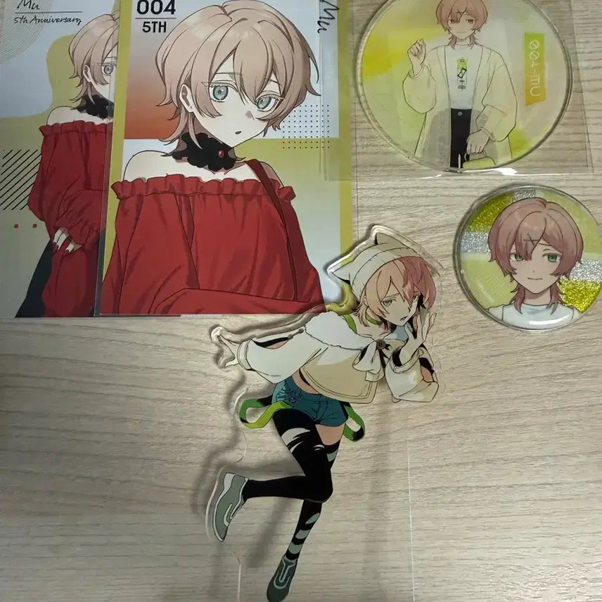 [BUNJANG] Millgram Kusunoki Muu Acrylic Stand &amp; Can Badge Bundle / 밀그램 쿠스노키 무우 굿즈 일괄 미국코믹풍 아크릴스탠드 캔뱃지