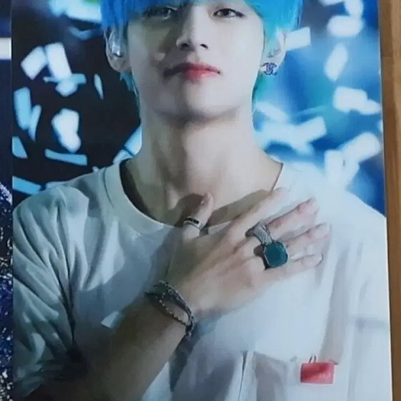 [BUNJANG] BTS V RealV Exhibition Framed Poster (A1) / 미개봉)리얼뷔 전시회 방탄소년단 뷔 bts v 액자 프레임realv포스터
