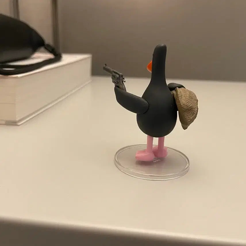 [BUNJANG] Medicom Toy Wallace &amp; Gromit Feathers McGraw UDT Figure / 윌레스와 그로밋 페더스 맥그로우 UDT 피규어 정품
