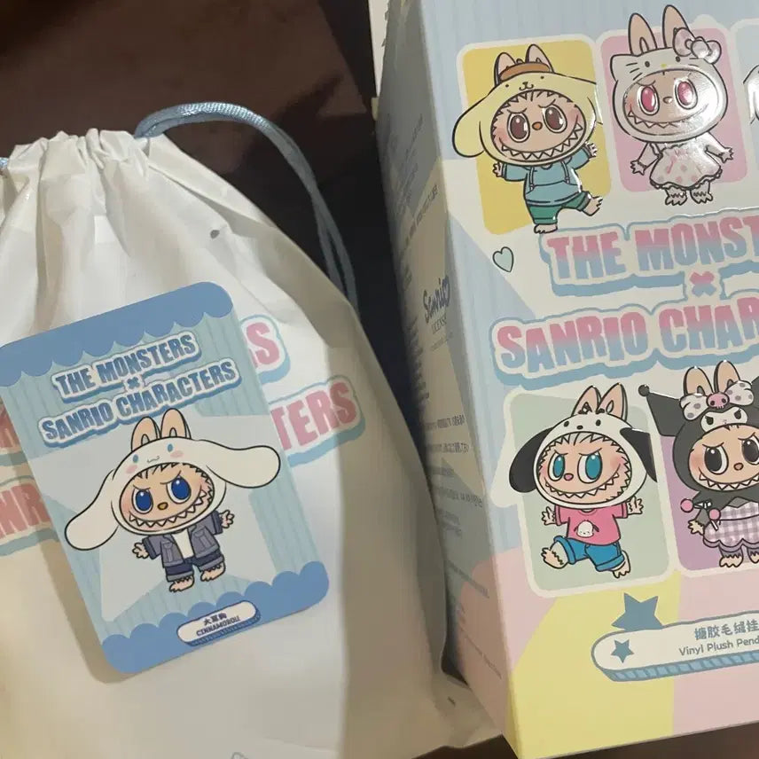 [BUNJANG] Labubu x Sanrio Cinnamoroll Collaboration Keychain / [정품] 라부부 X 산리오 시나모롤