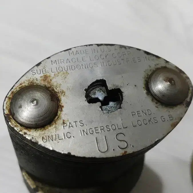 [BUNJANG] 1800s British Bell, 1940s American Lock (No Key) / 1800 영국 동종과 미국 열쇠/내용필독