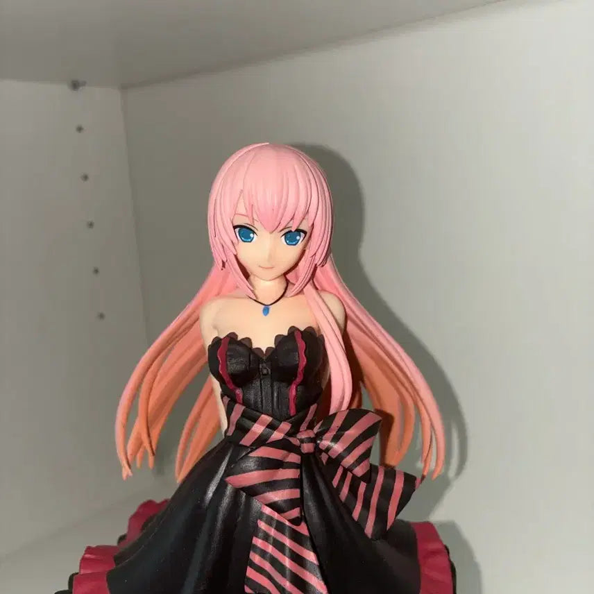 [BUNJANG] Luca Figure (Retro Girl Room Decor Item) / 루카 피규어 (고전미소녀 느좋녀방꾸템