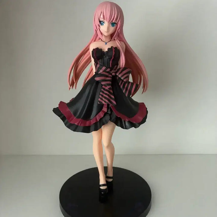 [BUNJANG] Luca Figure (Retro Girl Room Decor Item) / 루카 피규어 (고전미소녀 느좋녀방꾸템