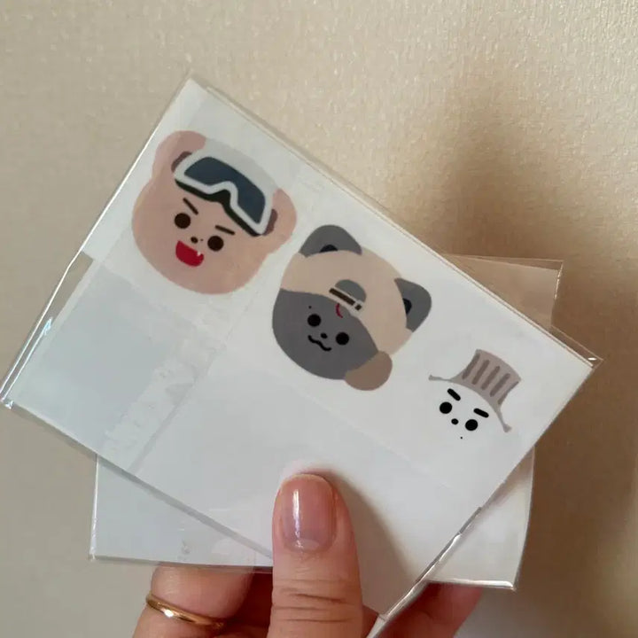 [BUNJANG] The Boyz Younghoon Grip Talk &amp; Keyring Set / 더보이즈 영훈 그립톡&amp;키링 양도