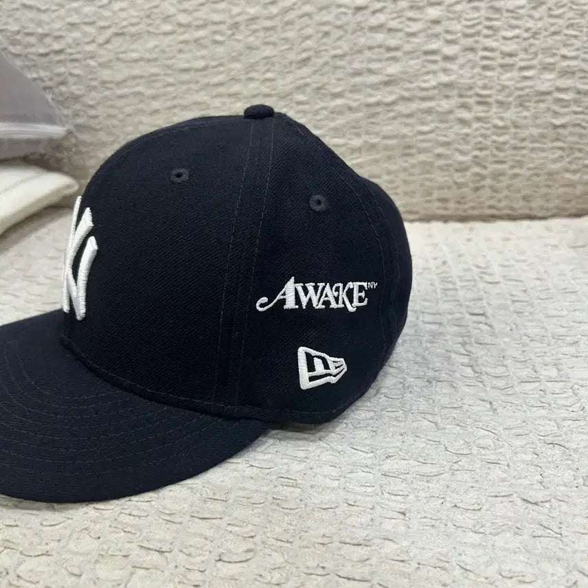 [BUNJANG] New Era x Awake NY New York Yankees Fitted Cap 7 1/4 / 뉴에라 X 어웨이크 뉴욕 뉴욕 양키스 피티드캡 7 1/4