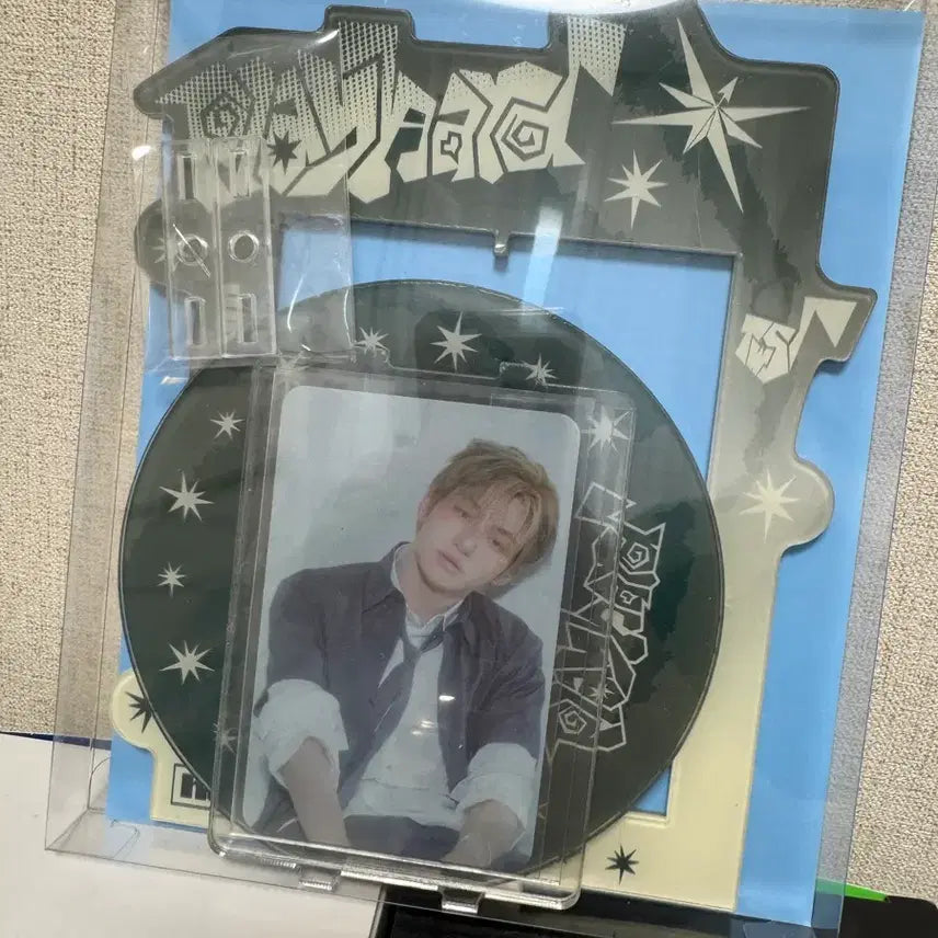 [BUNJANG] TWS Jihoon Play Hard Acrylic Rotating Stand / 투어스 play hard 팝업 지훈 아크릴 회전 스탠드